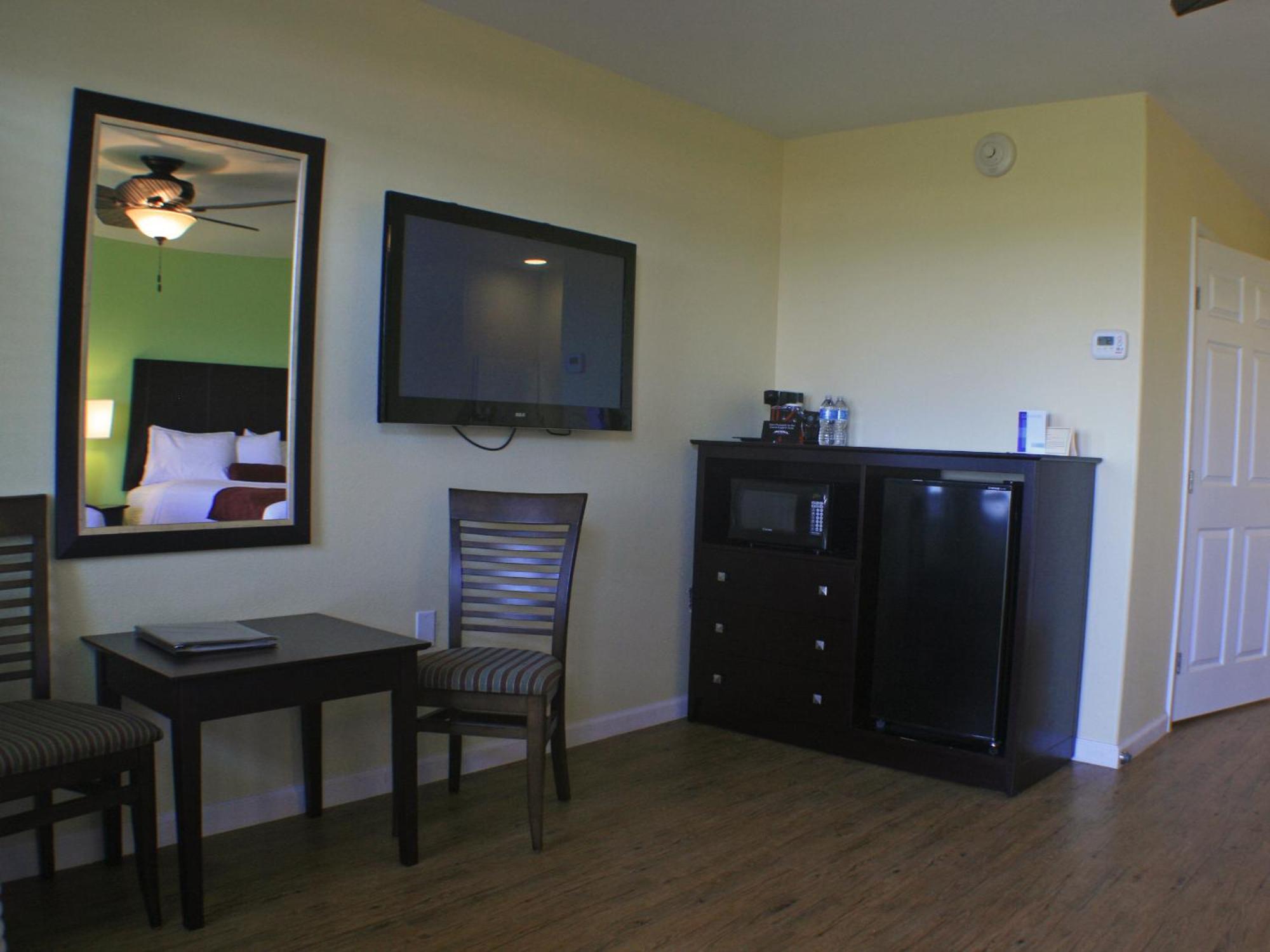 Ocean Village Hotel Surfside Beach Extérieur photo