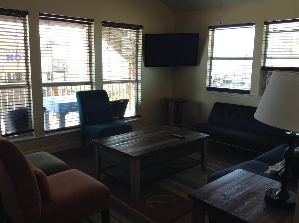 Ocean Village Hotel Surfside Beach Extérieur photo